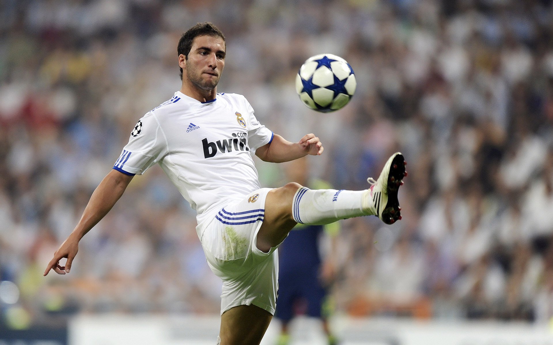 利物浦欧冠赛场表现出色,冲击更高荣誉